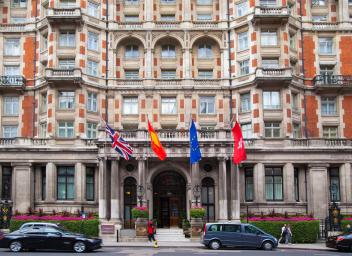 Entrance to the Mandarin Oriental Luxury Hotel in London